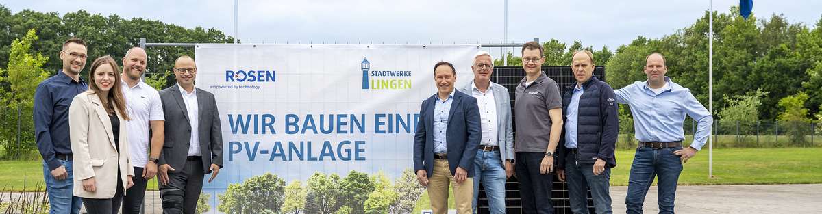 Picture of the project team and managing directors at the official start of the construction of a photovoltaic system in front of the ROSEN Group Innovation Center in Lingen