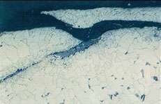 Picture of slag inclusions in pipeline material.