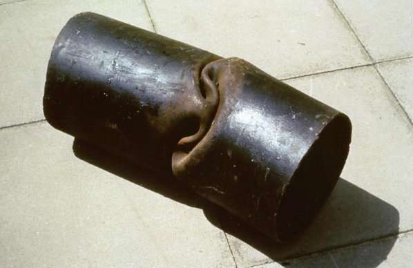 Pipeline segment with a buckle