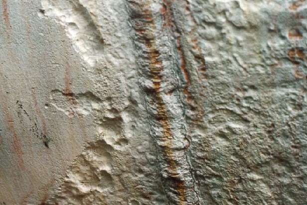 Picture of an corrosion at field joint anomaly.
