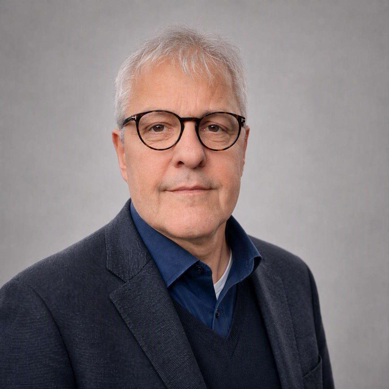This image shows a portrait of Thomas Beuker, Head of Market and Service Line Strategy – Advanced Integrity Division.