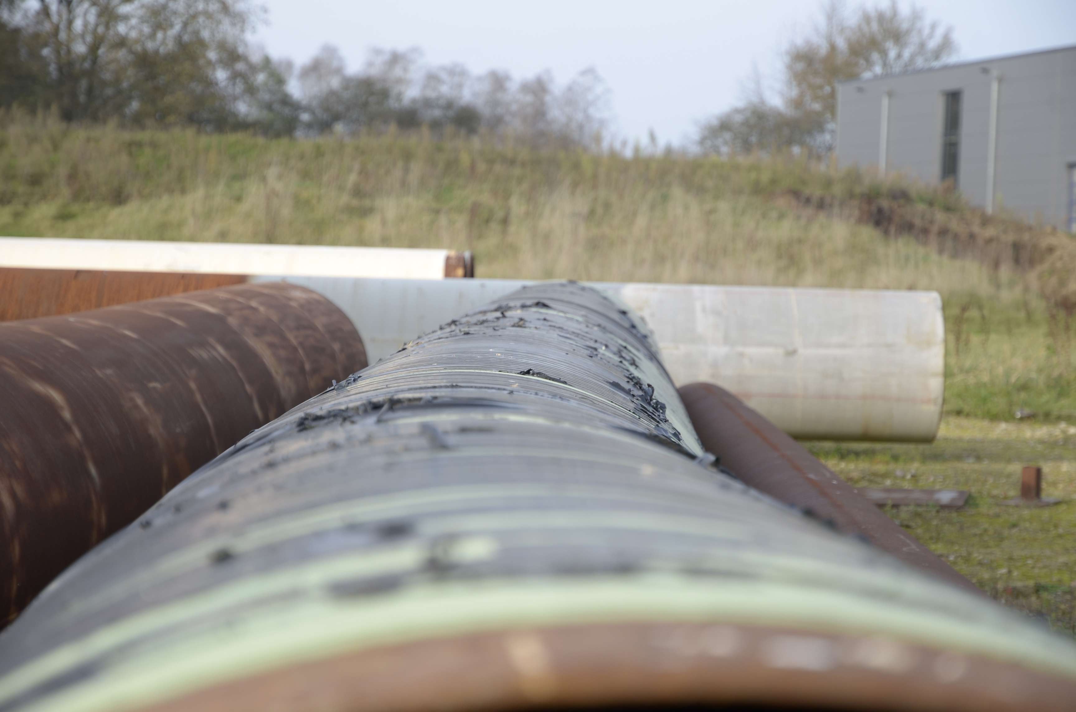 Image of a pipeline wall showing a crack.