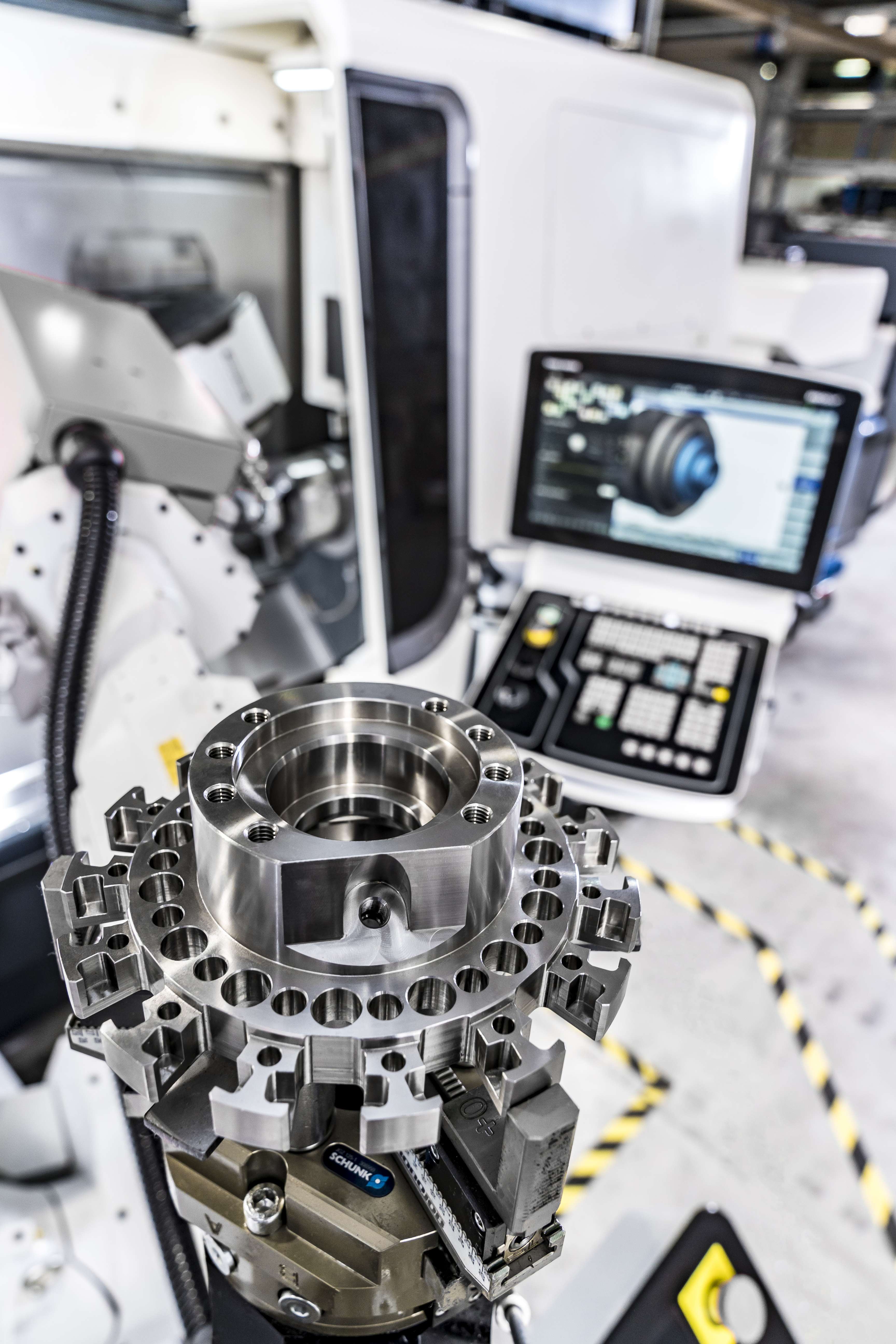 CNC-Maschine Produkt in vertikaler Ausrichtung.